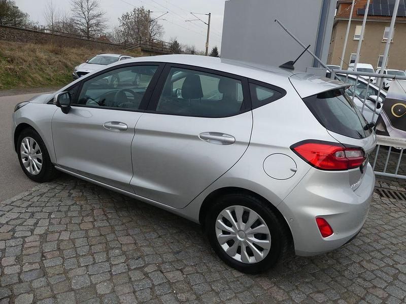 Gebraucht Ford Fiesta Cool & Connect 75 PS (55 kW) 2022 Silber Kleinwagen