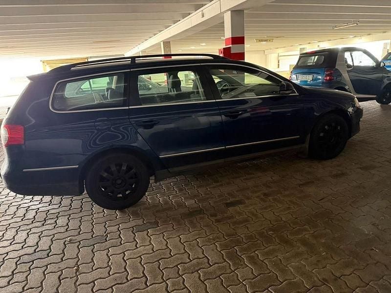 Blau Gebraucht 2007 VW Passat Comfortline Kombi | 1.900 € (Guter Preis) - Bild 1/4