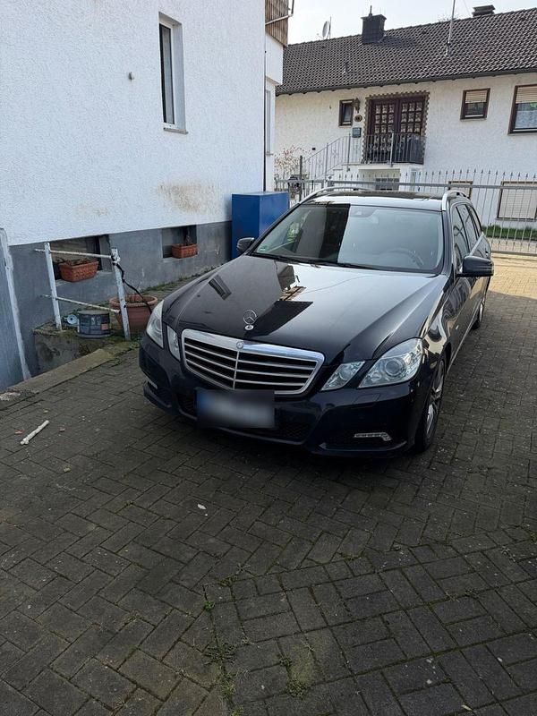 Gebraucht Mercedes E300 Avantgarde 231 PS (169 kW) 2010 Schwarz Kombi
