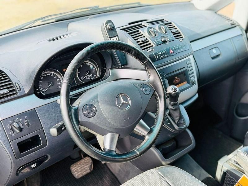 Gebraucht Mercedes Viano 224 PS (164 kW) 2012 Silber Van / Kleinbus