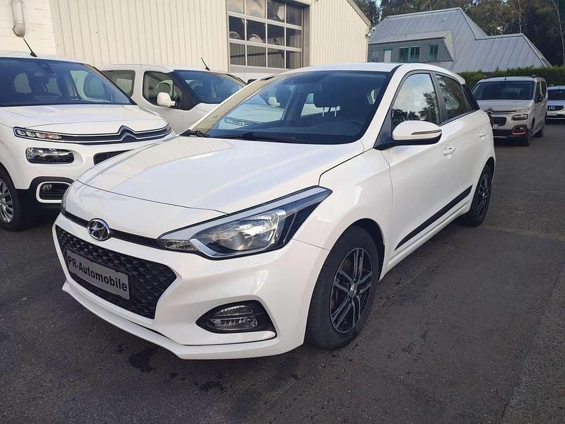Weiß Gebraucht 2019 Hyundai i20 Kleinwagen | 11.999 € (Fairer Preis) - Bild 1/4