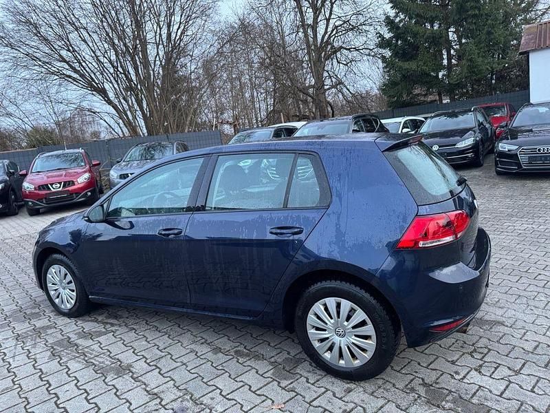 Gebraucht VW Golf VII Trendline 110 PS (80 kW) 2015 Blau Limousine