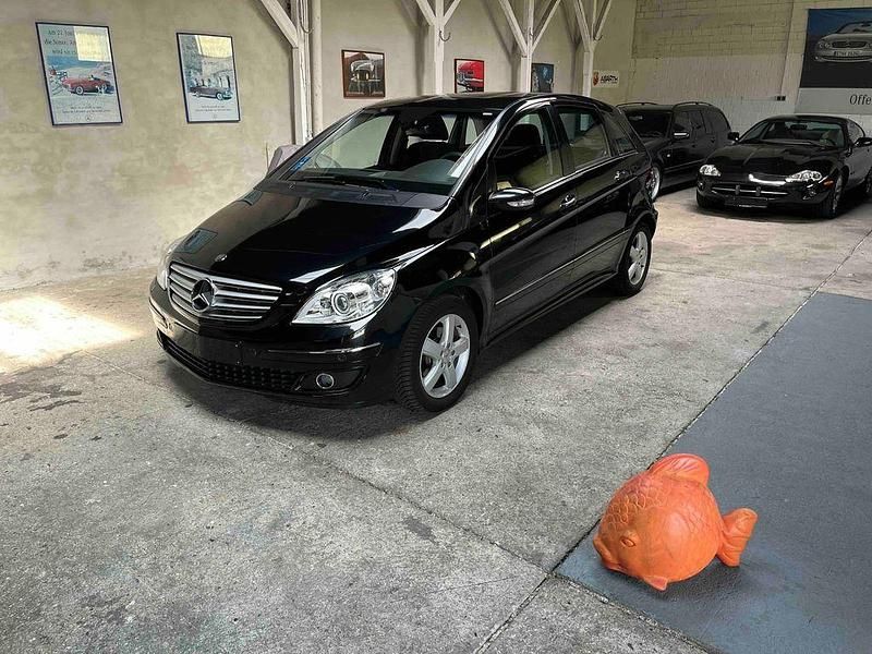 Schwarz Gebraucht 2006 Mercedes A180 Classic Van / Kleinbus | 4.950 € (Fairer Preis) - Bild 1/4