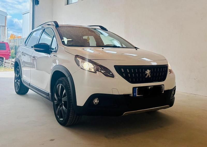 Weiß Gebraucht 2018 Peugeot 2008 Allure GT-Line SUV | 9.980 € - Bild 1/4