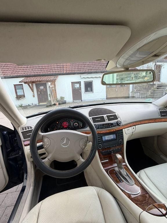 Gebraucht Mercedes E320 224 PS (164 kW) 2003 Blau Limousine