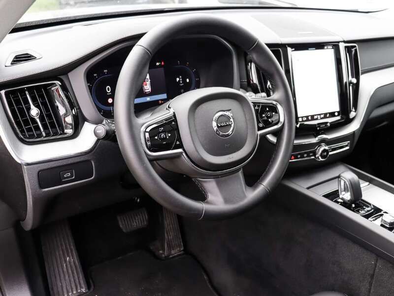 Gebraucht Volvo XC60 Ultimate 197 PS (144 kW) 2023 Denim blue / metallic SUV