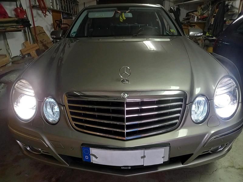 Grau Gebraucht 2006 Mercedes E280 Elegance Limousine | 12.950 € - Bild 1/4