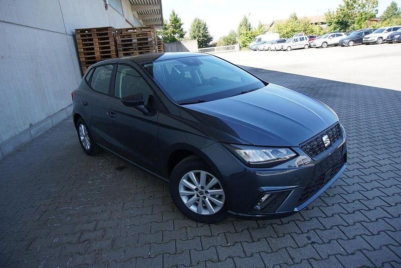 Neu Seat Ibiza Style 95 PS (69 kW) 2025 Grau Limousine