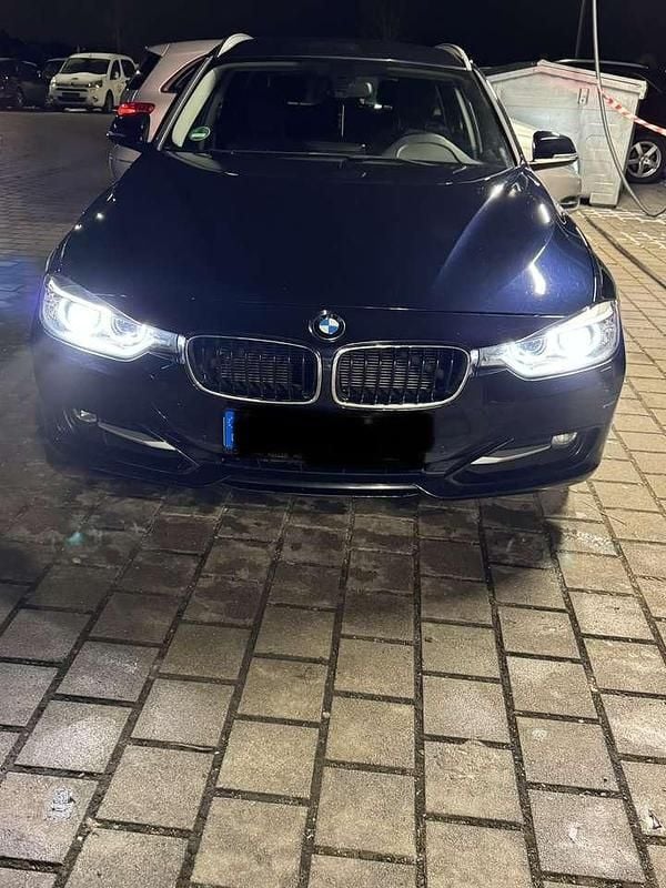 Gebraucht BMW 318 Luxury Line 143 PS (105 kW) 2014 Blau Kombi