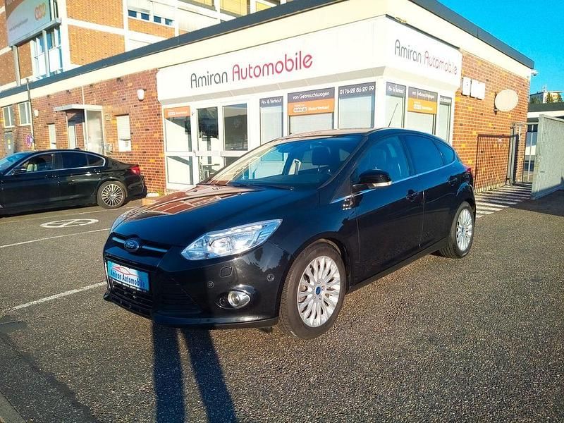 Schwarz Gebraucht 2013 Ford Focus Titanium Limousine | 6.999 € (Fairer Preis) - Bild 1/4