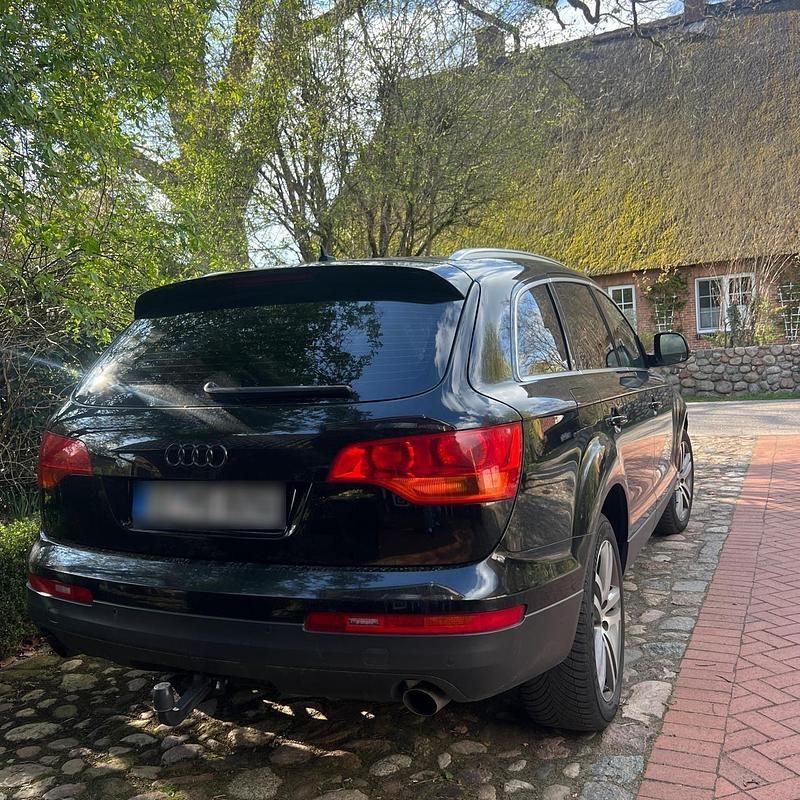 Second-hand Audi Q7 236 CP (173 kW) 2008 Negru SUV