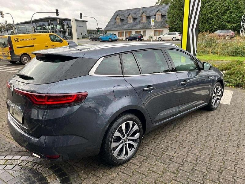 Gebraucht Renault Mégane GrandTour Intens 140 PS (102 kW) 2023 Titangrau (metallic) Kombi