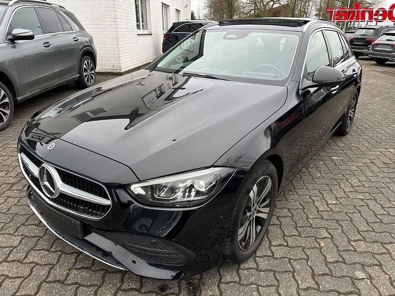 Gebraucht Mercedes C220 Avantgarde 200 PS (147 kW) 2021 Schwarz Limousine