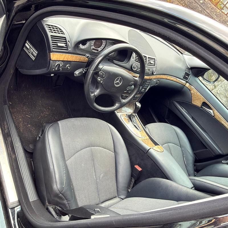 Gebraucht Mercedes E220 170 PS (125 kW) 2006 Schwarz Limousine