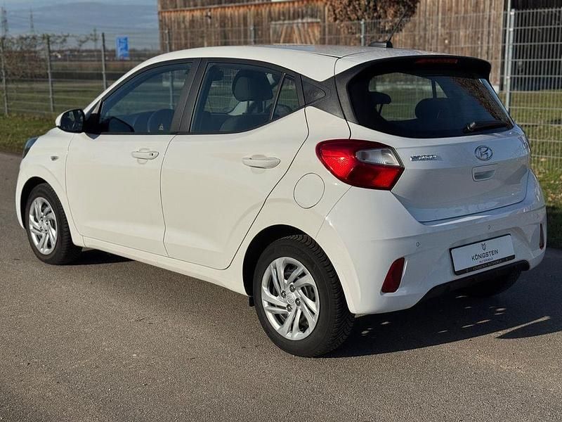 Gebraucht Hyundai i10 Select 67 PS (49 kW) 2022 Weiß Kleinwagen