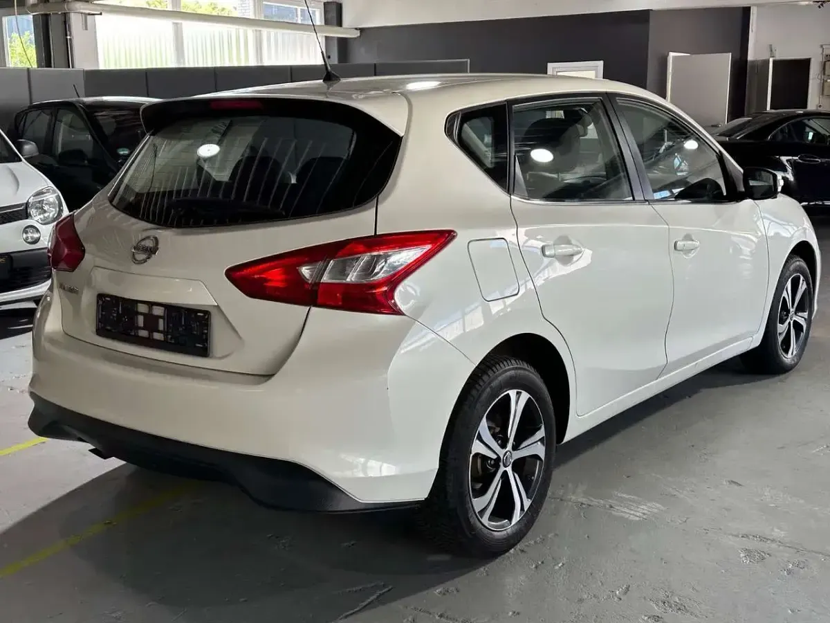 Gebraucht Nissan Pulsar Acenta 116 PS (85 kW) 2015 Weiß Kleinwagen