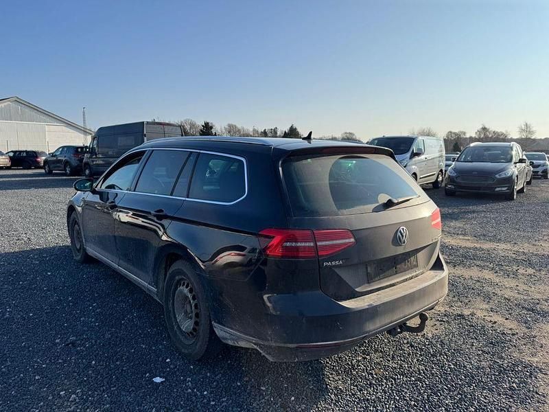 Gebraucht VW Passat Highline 150 PS (110 kW) 2014 Schwarz Kombi