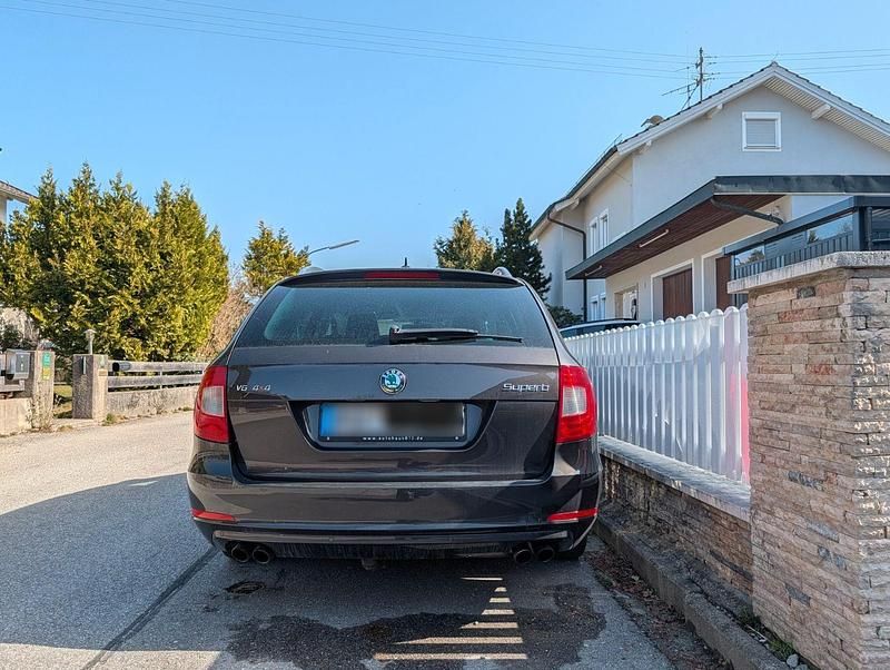 Gebraucht Skoda Superb Elegance 260 PS (191 kW) 2010 Braun Kombi