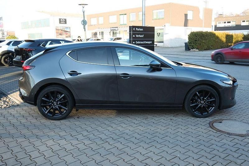 Neu Mazda 3 Exclusive-Line 186 PS (136 kW) 2026 Grau Limousine