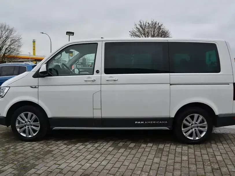 Używany VW Multivan 2017 Biały Minivan