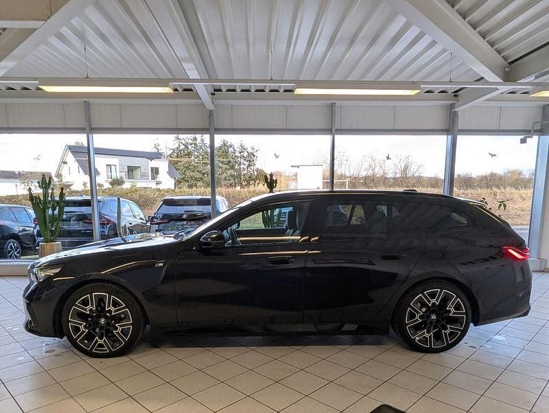 Gebraucht BMW 520 M Sport 197 PS (144 kW) 2025 Schwarz Limousine