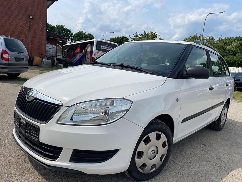Weiß Gebraucht 2012 Skoda Fabia Cool Edition Kombi | 3.499 € (Fairer Preis) - Bild 1/4