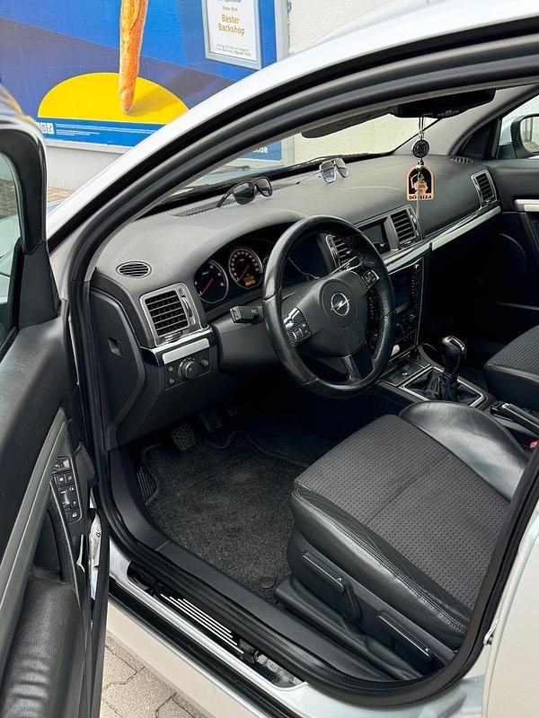 Gebraucht Opel Vectra 150 PS (110 kW) 2008 Silber Kombi