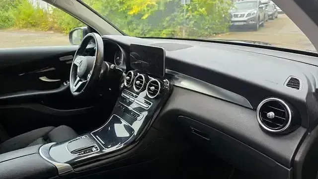 Gebraucht Mercedes GLC300de Business 194 PS (142 kW) 2022 Schwarz SUV
