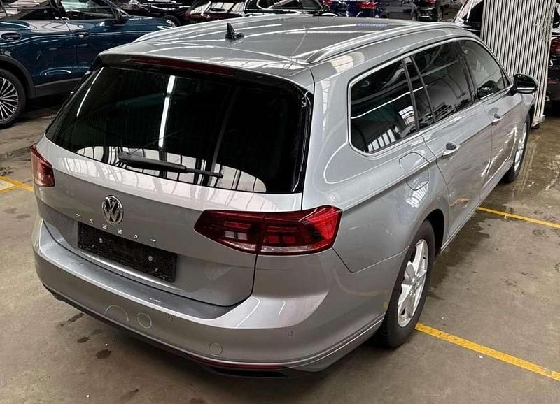 Gebraucht VW Passat Business 150 PS (110 kW) 2020 Silber Kombi