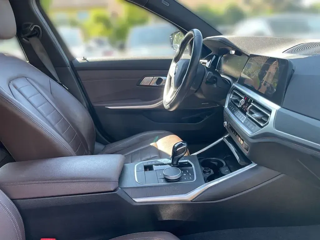 Gebraucht BMW 320 Luxury Line 184 PS (135 kW) 2020 Blau Kombi
