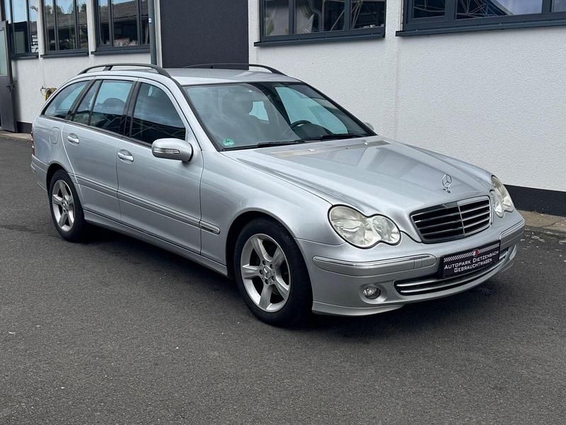 Silber Gebraucht 2005 Mercedes C200 Kombi | 2.980 € (Etwas zu teuer) - Bild 1/3