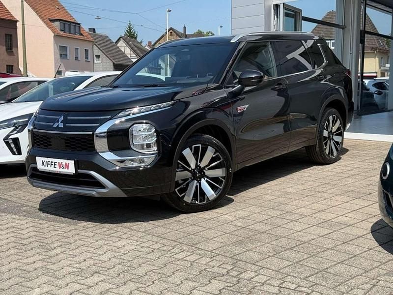 Gebraucht Mitsubishi Outlander P-HEV Top 306 PS (225 kW) 2025 Kristallschwarz SUV