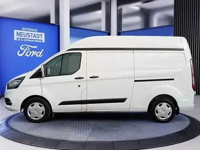 Używany Ford Transit Custom Trend 131 KM (96 kW) 2021 Biały Minivan