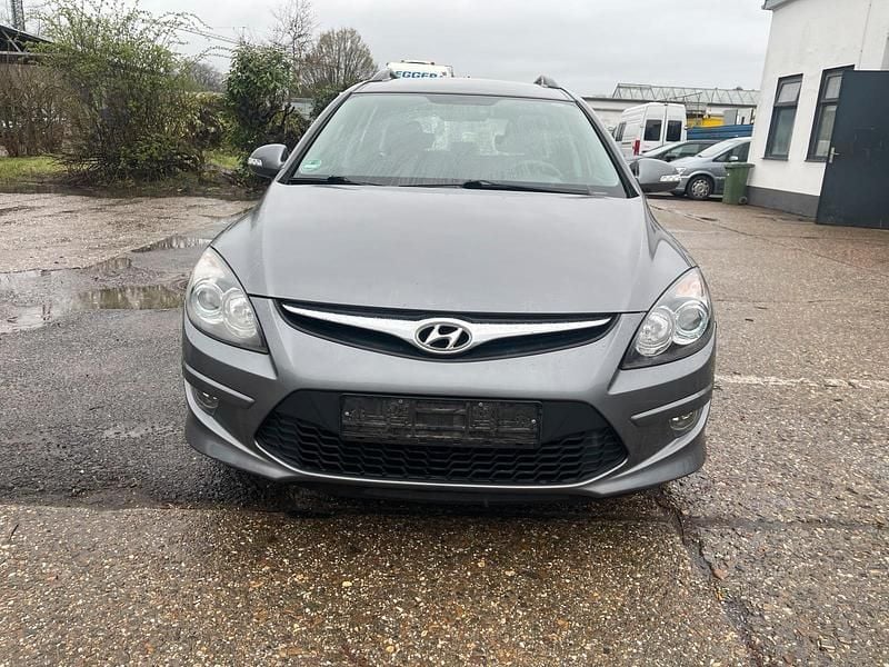 Gebraucht Hyundai i30 90 PS (66 kW) 2012 Kombi