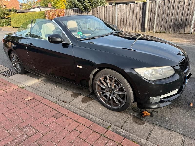 Schwarz Gebraucht 2010 BMW 330 Cabriolet Cabrio | 11.500 € (Superpreis) - Bild 1/4