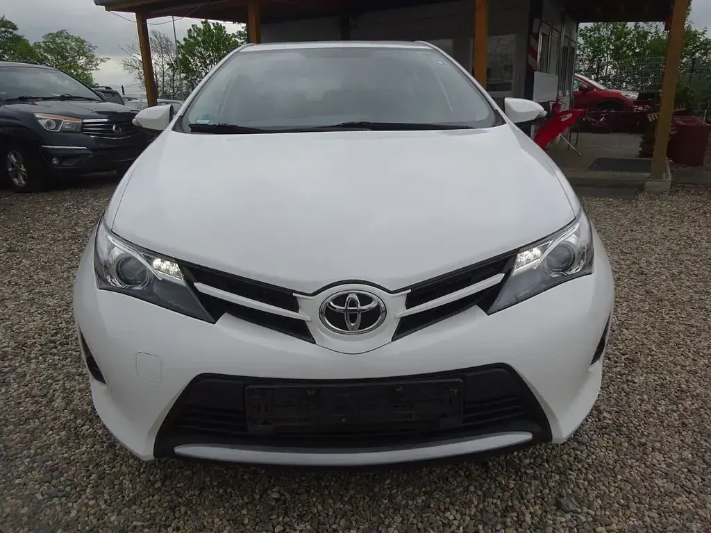 Gebraucht Toyota Auris Cool 99 PS (72 kW) 2015 Weiß Limousine