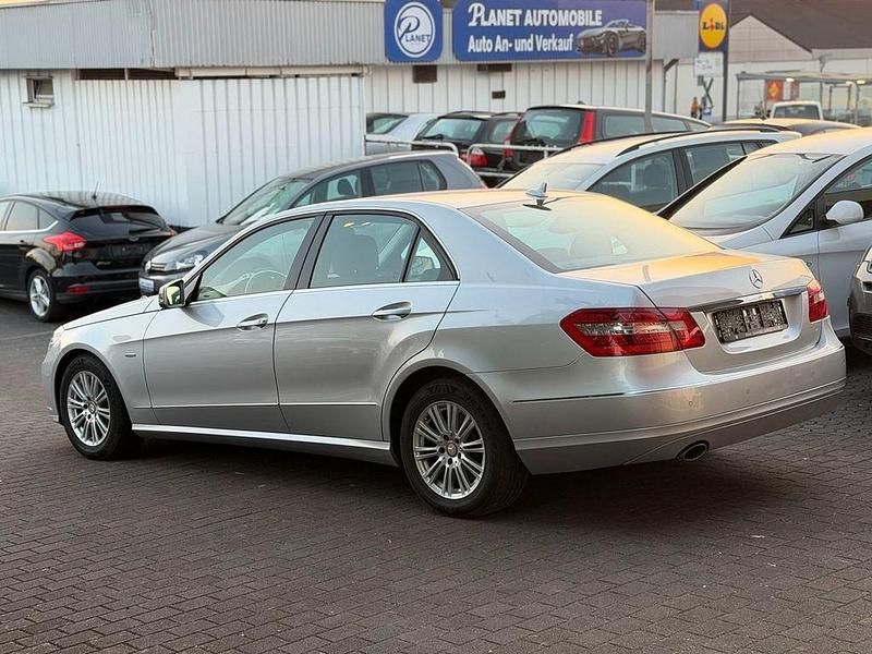 Gebraucht Mercedes E200 184 PS (135 kW) 2012 Silber Limousine