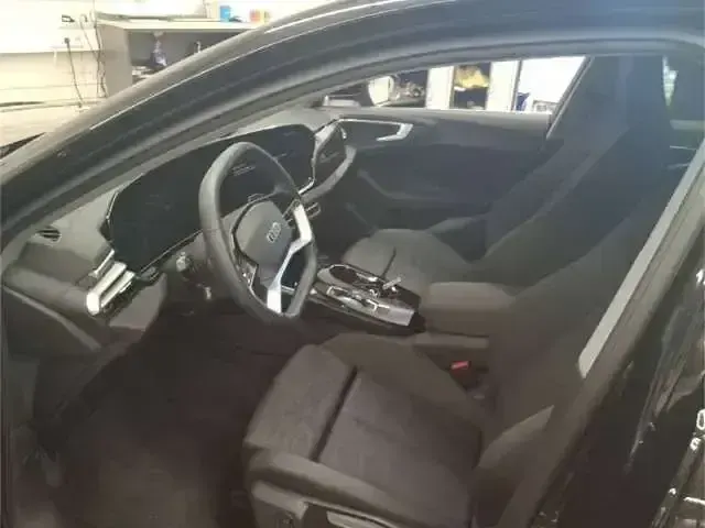 Gebraucht Audi A5 Sport 204 PS (150 kW) 2025 Mythosschwarz metallic Kombi