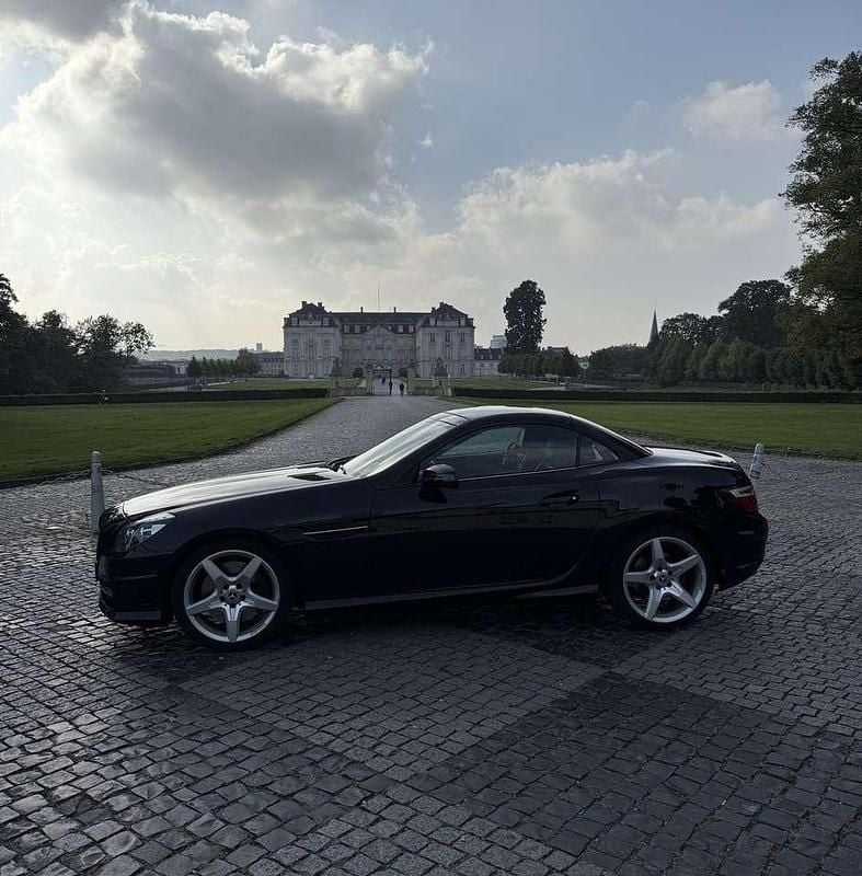 Schwarz Gebraucht 2011 Mercedes SLK250 AMG Cabrio | 15.790 € (Fairer Preis) - Bild 1/4