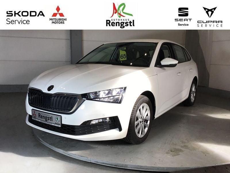 Weiß Gebraucht 2023 Skoda Scala Ambition Kleinwagen | 18.790 € (Guter Preis) - Bild 1/4