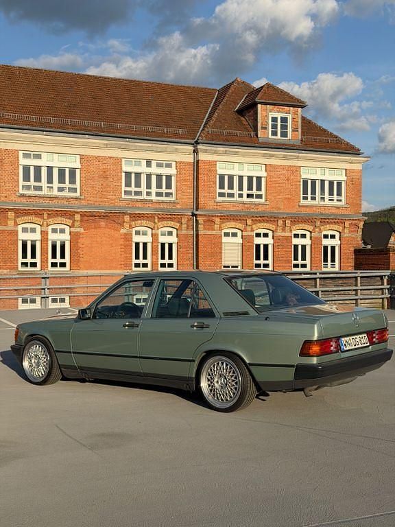 Gebraucht Mercedes 190 118 PS (86 kW) 1988 Grün Limousine