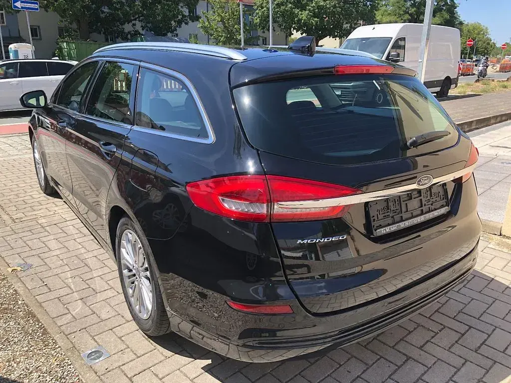 Gebraucht Ford Mondeo Titanium 150 PS (110 kW) 2022 Schwarz Limousine