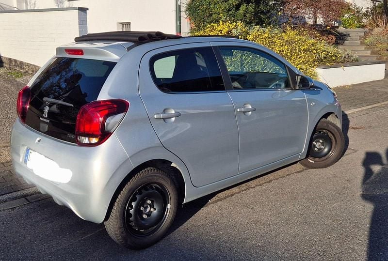 Silber Gebraucht 2018 Peugeot 108 Style Kleinwagen | 11.500 € (Teuer) - Bild 1/4