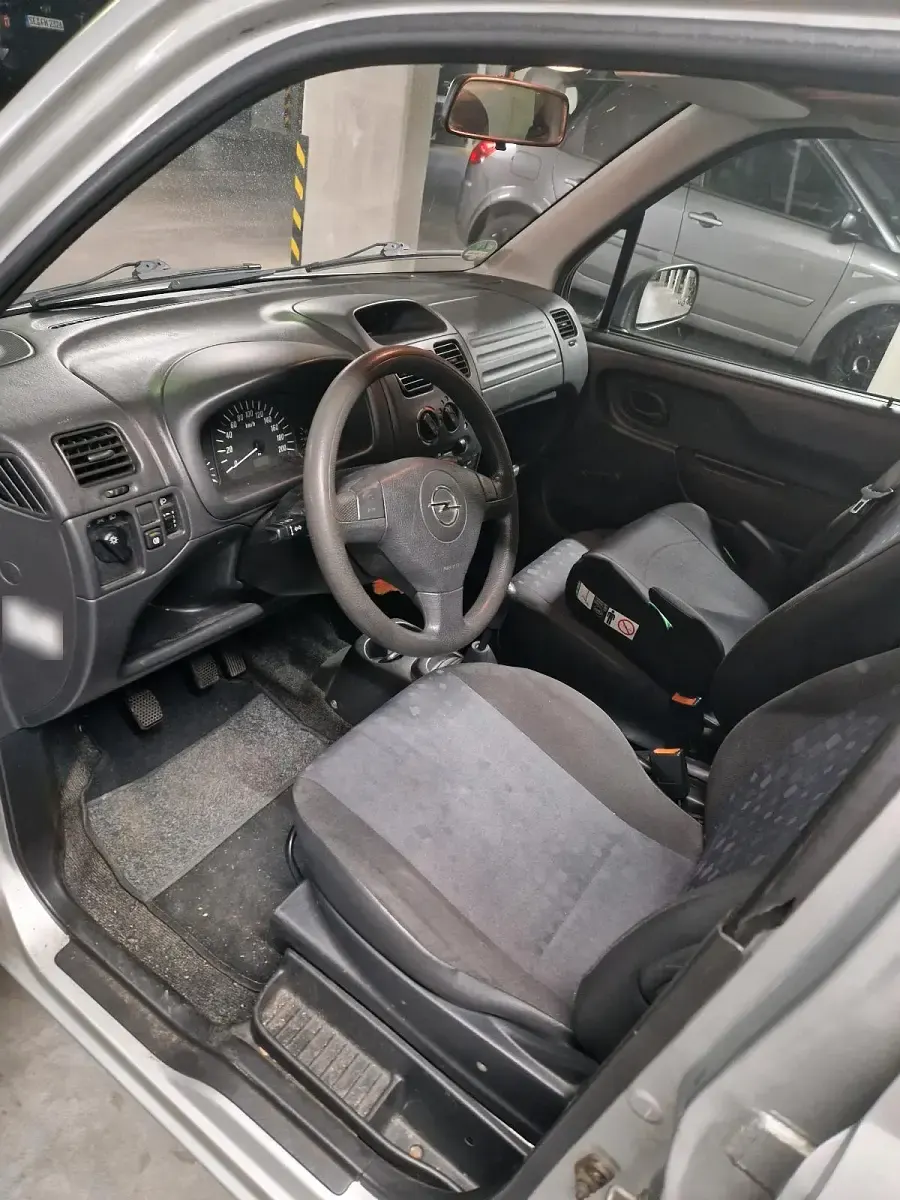 Gebraucht Opel Agila 44 PS (32 kW) 2005 Silber Van / Kleinbus