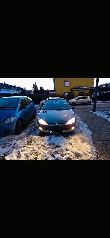 Gebraucht Peugeot 206 75 PS (55 kW) 2000 Grün Kleinwagen