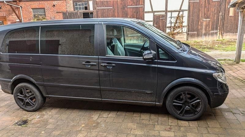 Grau Gebraucht 2007 Mercedes Viano Van / Kleinbus | 11.999 € (Etwas zu teuer) - Bild 1/4