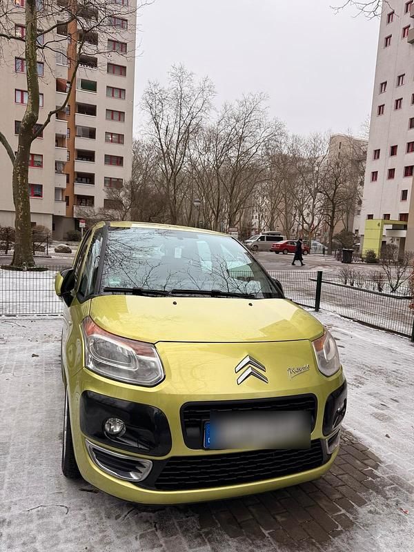 Grün Gebraucht 2010 Citroën C3 Picasso Van / Kleinbus | 6.000 € - Bild 1/4