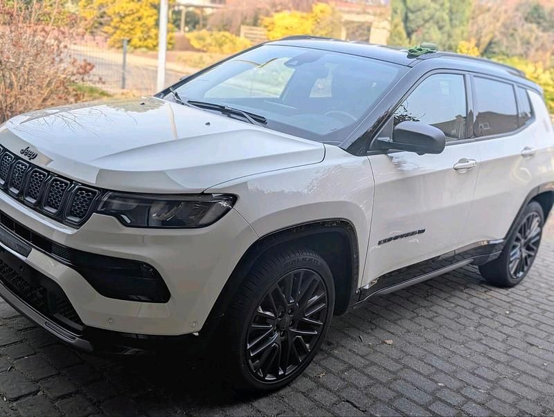 Gebraucht Jeep Compass 80th Anniversary 150 PS (110 kW) 2021 Weiß SUV