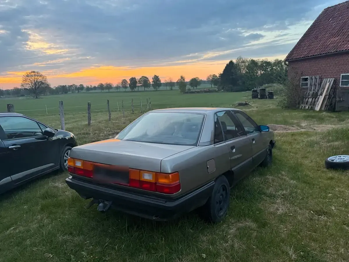 Gebraucht Audi 100 90 PS (66 kW) 1985 Andere farben Limousine