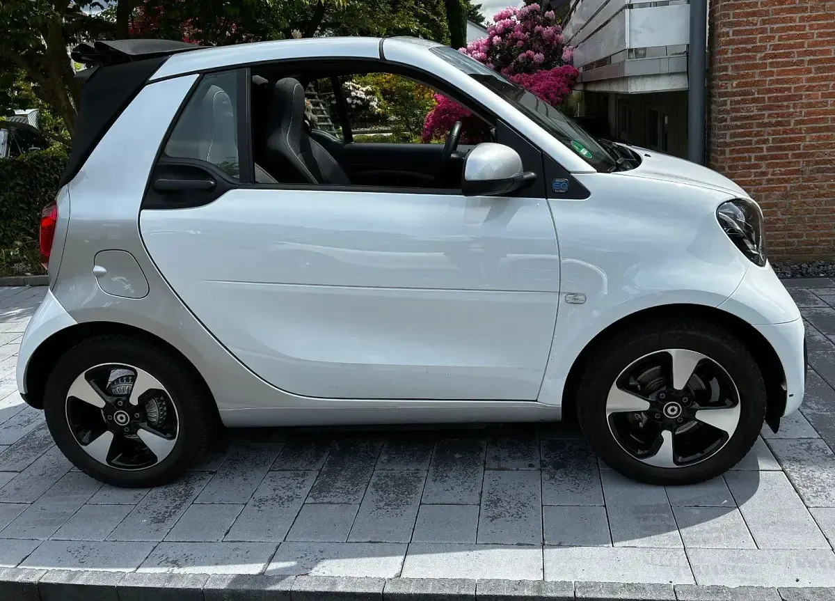 Gebraucht Smart ForTwo Electric Drive 60 kW (82 PS) 2021 Weiß Cabrio